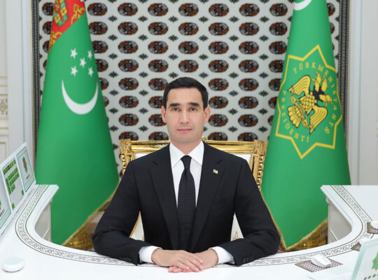 Пожилым людям и всему народу независимого нейтрального Туркменистана.